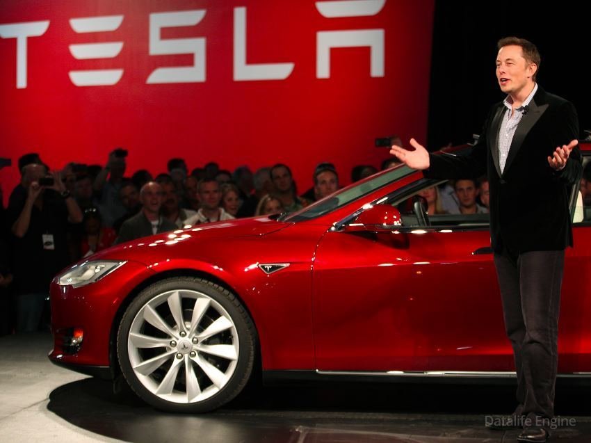 Tesla 4000 қызметкерін жұмыстан шығарады