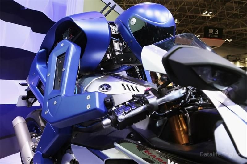 Yamaha Motobot – әлемдегі ең бірінші моторобот