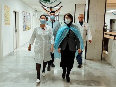 Сенат депутаты облыстық онкология орталығына барды