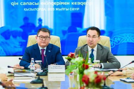 ПРЕЗИДЕНТ КЕҢЕСШІСІ ДІН САЛАСЫ ӨКІЛДЕРІМЕН КЕЗДЕСТІ