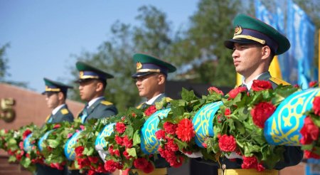 ҚЫЗЫЛОРДАДАҒЫ «ТАҒЗЫМ» АЛАҢЫНДА «ҰЛЫ ЖЕҢІС – ҰРПАҚҚА АМАНАТ» АТТЫ САЛТАНАТТЫ ШАРА ӨТТІ