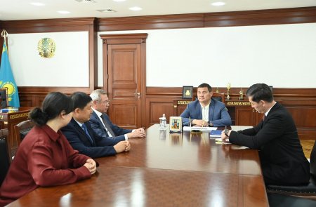 ОБЛЫС ӘКІМІ ҚЫТАЙЛЫҚ ИНВЕСТОРЛАРМЕН КЕЗДЕСТІ