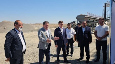ҚР Парламенті Мәжілісінің Сенат депутаты Наурызбай Сейтқалиұлы асфальт зауытының жұмысымен танысты.