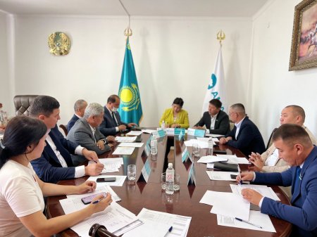 КЕЗЕКТІ ФРАКЦИЯ ОТЫРЫСЫ