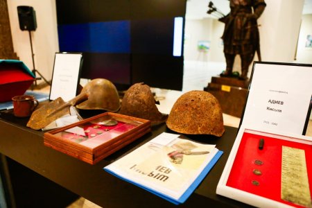 ЖАДЫМДА ТҰРАР ЖАҢҒЫРЫП...