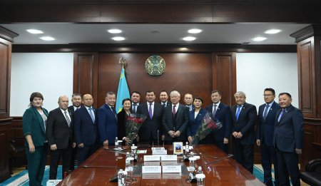 АЙМАҚ БАСШЫСЫ МӘСЛИХАТ ТӨРАҒАЛАРЫМЕН КЕЗДЕСТІ