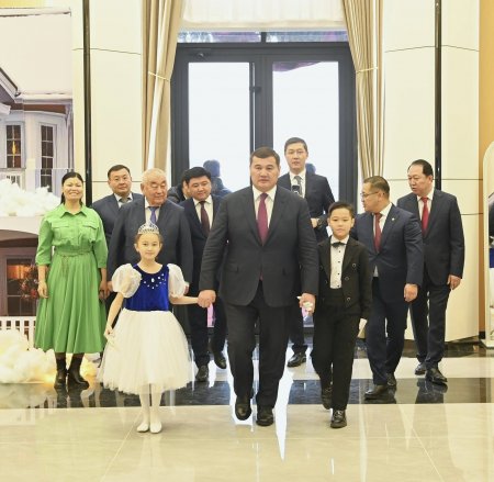 ҚЫЗЫЛОРДАДА ҚР ПРЕЗИДЕНТІ АТЫНАН «ҒАЖАЙЫПҚА ТОЛЫ ЖАҢА ЖЫЛ» АТТЫ ШЫРША МЕРЕКЕСІ ӨТТІ