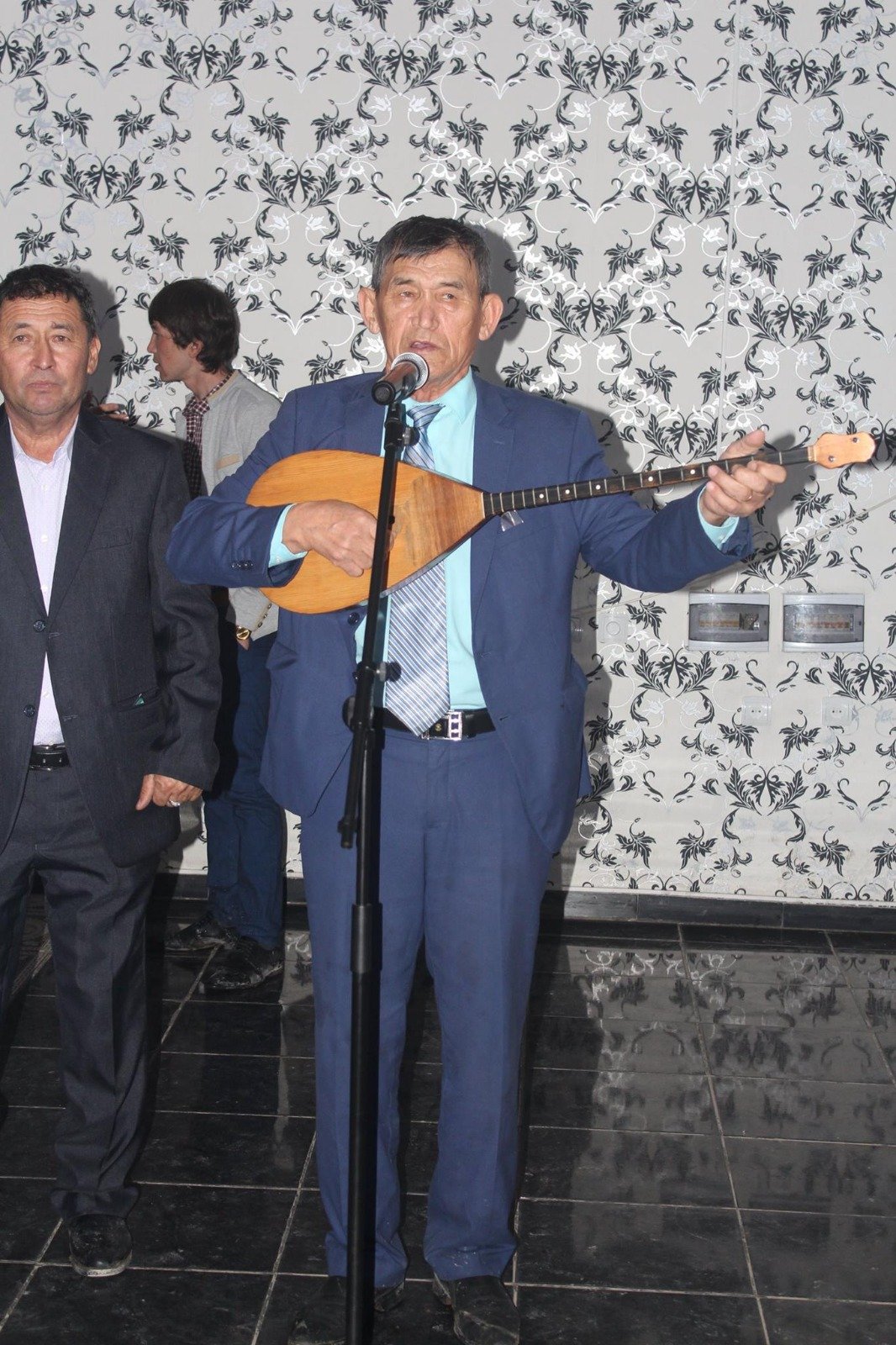 Көпқырлы тұлға