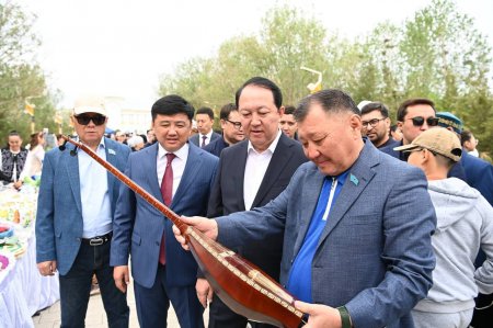 ПРЕЗИДЕНТ САЯБАҒЫНДА "БІРЛІК. ДОСТЫҚ. БЕРЕКЕ" АТТЫ МЕРЕКЕЛІК ШАРА ӨТТІ