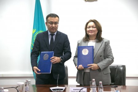 АНА МЕН БАЛАНЫ ҚОЛДАУҒА АРНАЛҒАН МЕМОРАНДУМҒА ҚОЛ ҚОЙЫЛДЫ